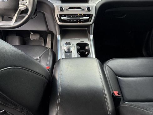 Used 2021 Ford Explorer XLT w/ Equipment Group 202A image 15