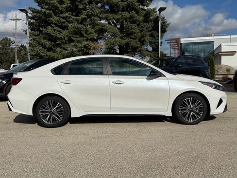 Used 2024 Kia Forte GT-Line image 2