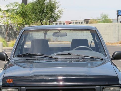 Used 1992 Toyota Pickup Deluxe AWD/4WD image 32