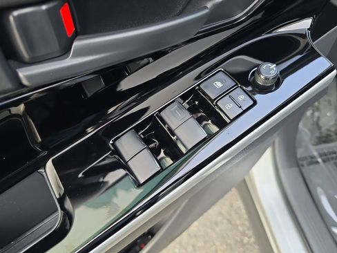 Used 2023 Toyota bZ4X XLE image 27