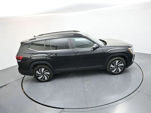 Used 2025 Volkswagen Atlas SE FWD image 30