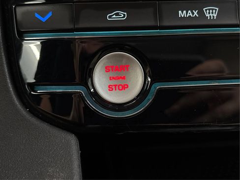 Used 2019 Jaguar F-PACE Premium AWD/4WD image 38
