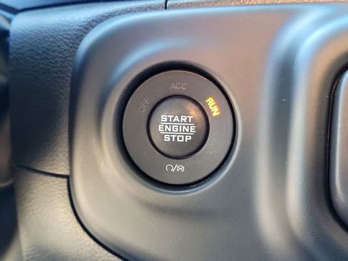 Used 2023 Jeep Gladiator Sport image 24