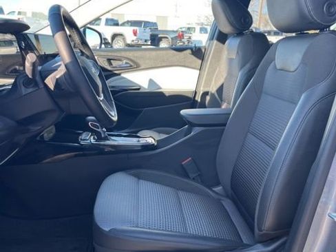 Used 2025 Chevrolet Trax LT w/ LT Convenience Package image 25