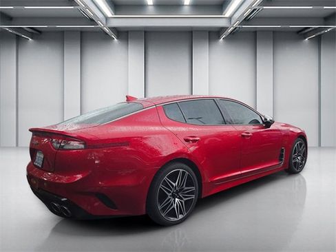 Certified 2022 Kia Stinger GT2 image 2