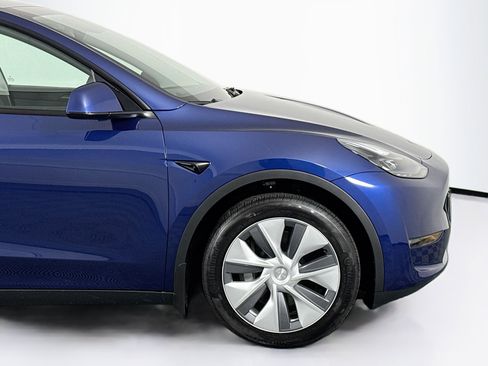 Used 2023 Tesla Model Y Long Range image 49