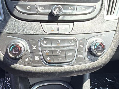 Used 2023 Chevrolet Malibu LT FWD image 15