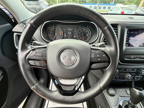 Used 2019 Jeep Cherokee Latitude Plus AWD/4WD image 33