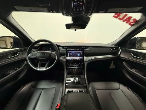 New 2025 Jeep Grand Cherokee L Limited w/ Black Appearance Package image 16