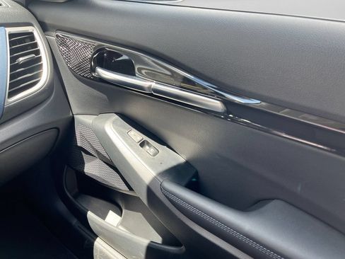 Used 2023 Kia Seltos S w/ Navigation Package FWD image 21