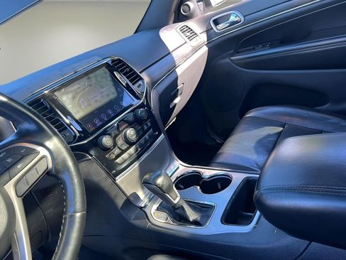 Used 2020 Jeep Grand Cherokee Limited w/ Luxury Group II RWD image 16
