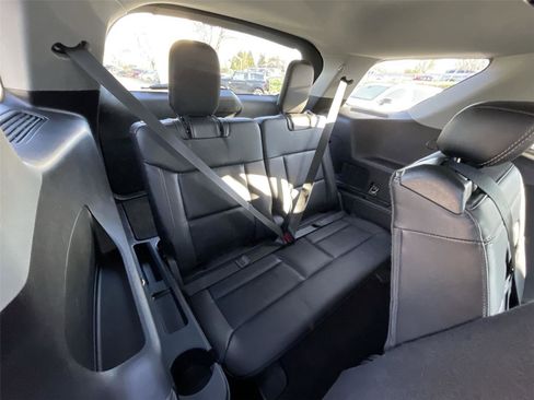 Used 2022 Ford Explorer XLT w/ Equipment Group 202A image 23