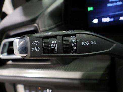 Used 2024 Chevrolet Traverse LT image 36