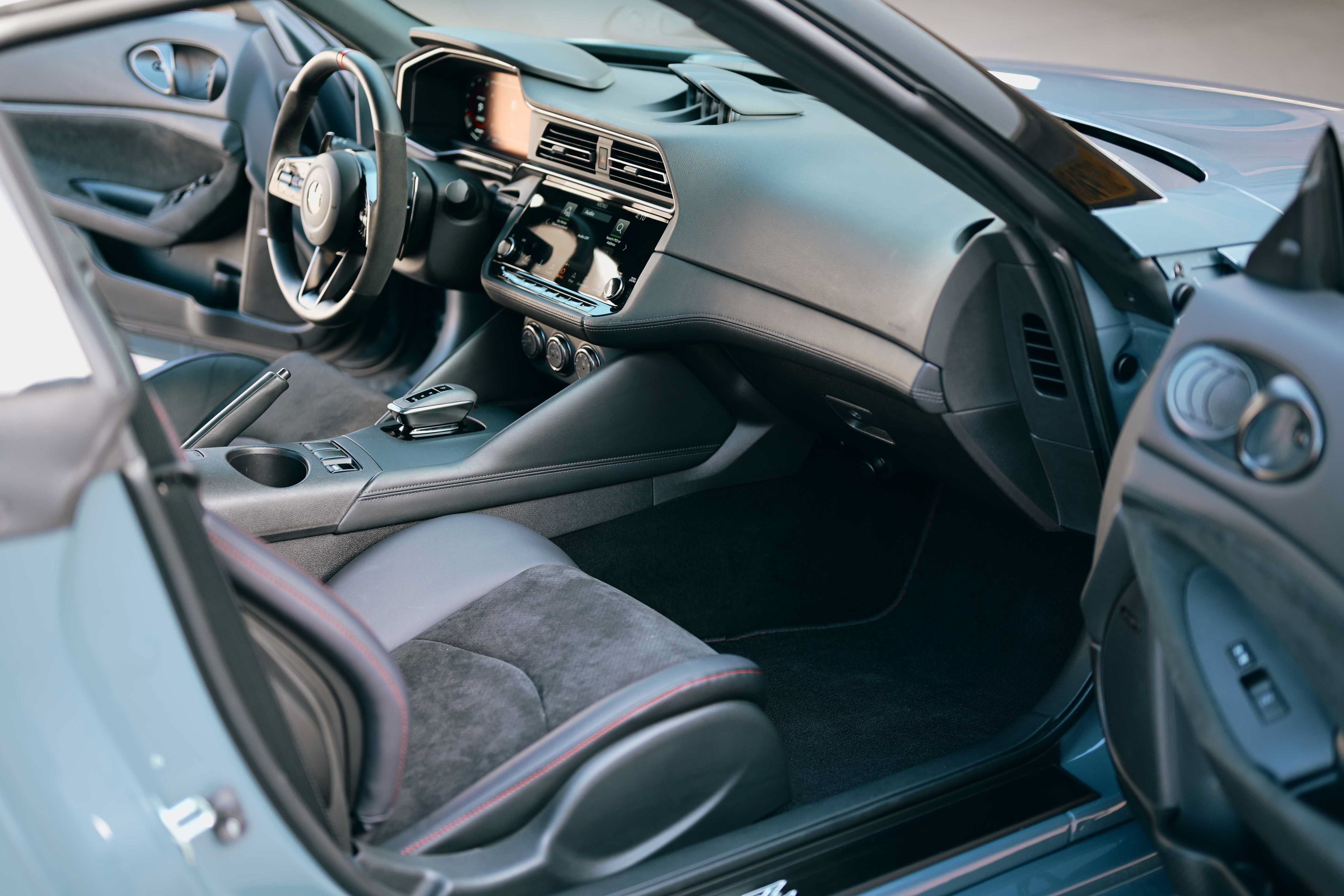 Used 2025 Nissan Z NISMO w/ Floor Mat Package RWD image 16
