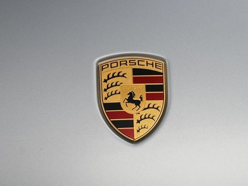 Certified 2025 Porsche Macan AWD/4WD image 32