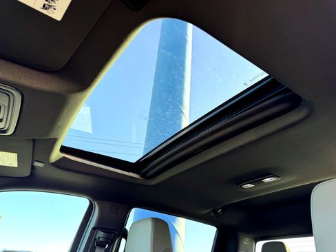 Used 2025 Chevrolet Silverado 1500 ZR2 w/ Technology Package image 14