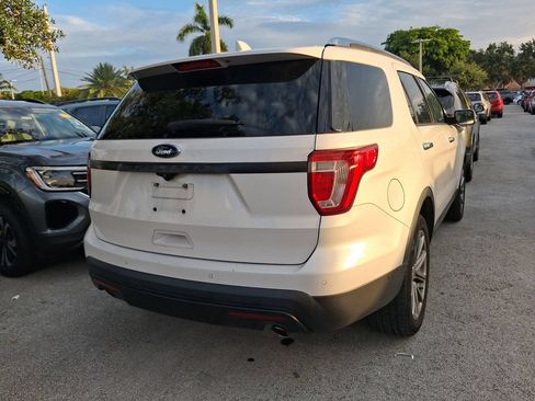 Used 2016 Ford Explorer Limited w/ Equipment Group 301A FWD image 10