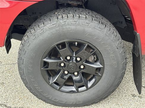 Used 2015 Toyota Tacoma 4x4 Access Cab image 10