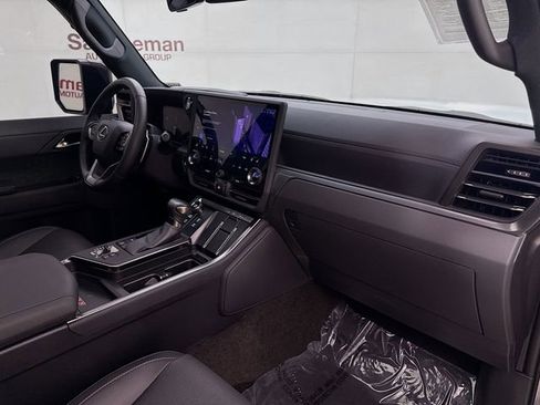 Used 2024 Lexus GX 550 image 31