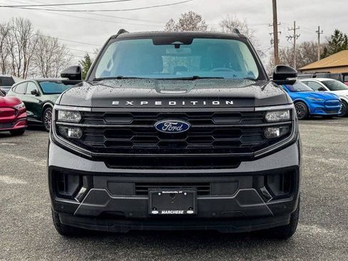 Used 2025 Ford Expedition Max Active AWD/4WD image 8