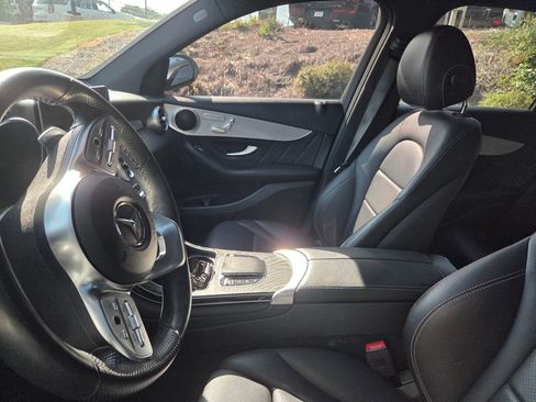 Used 2022 Mercedes-Benz GLC 300 image 4