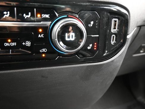Used 2022 Chevrolet Silverado 1500 RST RWD image 27