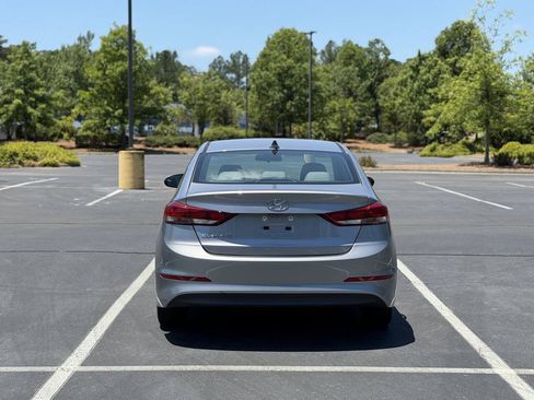 Used 2017 Hyundai Elantra SE FWD image 6