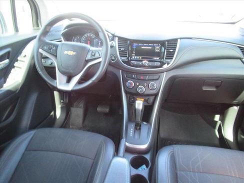 Used 2019 Chevrolet Trax LT w/ LT Convenience Package image 15