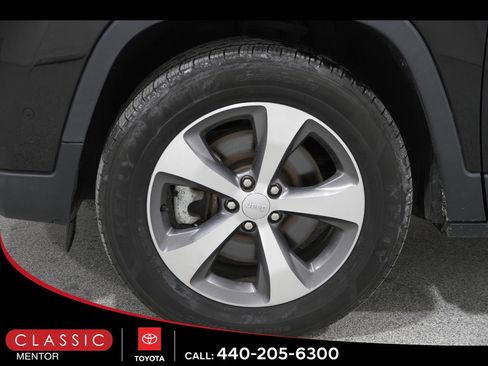 Used 2021 Jeep Cherokee Limited image 21