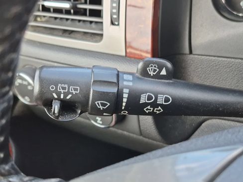 Used 2010 Chevrolet Suburban LTZ AWD/4WD image 27