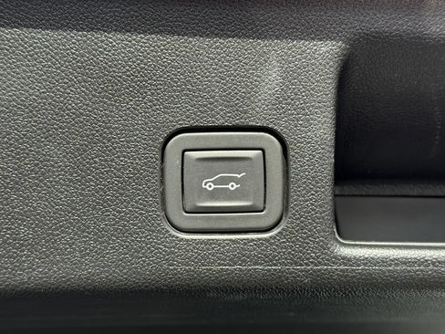Used 2024 Chevrolet Equinox EV LT FWD image 13