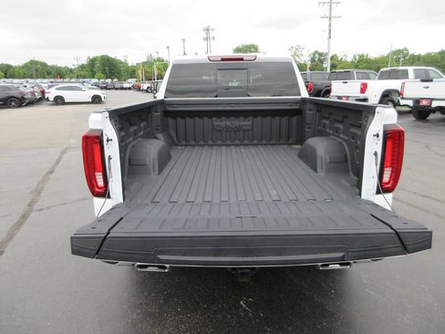 Certified 2026 GMC Sierra 1500 SLT w/ SLT Premium Plus Package AWD/4WD image 8