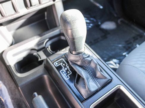 Used 2022 Toyota Tacoma SR image 22