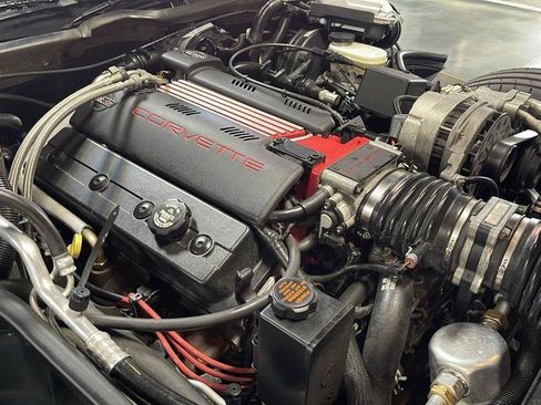 Used 1996 Chevrolet Corvette Convertible RWD image 46