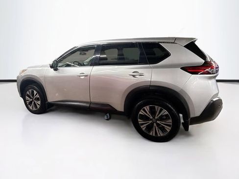 Used 2021 Nissan Rogue SV image 4