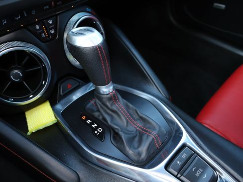 Used 2016 Chevrolet Camaro LT RWD image 21
