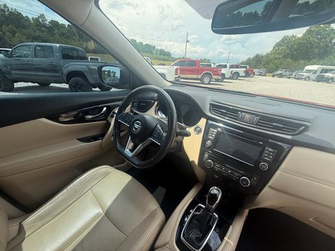 Used 2017 Nissan Rogue SL w/ SL Premium Package AWD/4WD image 7