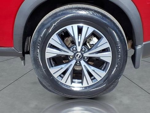 Used 2023 Nissan Rogue SV w/ SV Premium B Package image 4