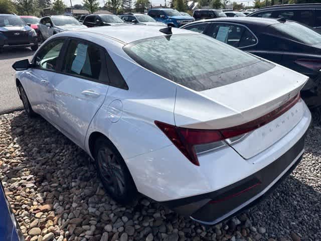 Used 2024 Hyundai Elantra SEL FWD image 8