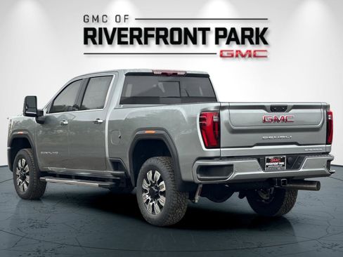 New 2026 GMC Sierra 2500 Denali w/ Denali Reserve Package image 5