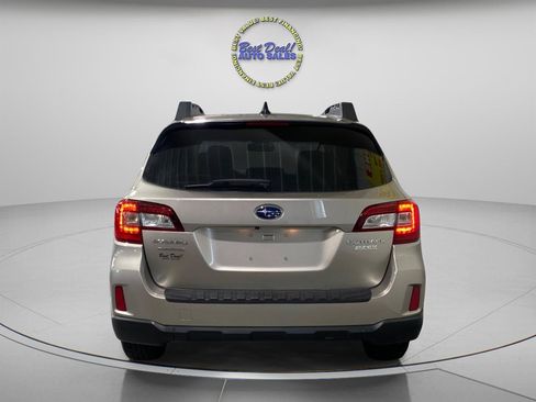 Used 2016 Subaru Outback 2.5i Premium AWD/4WD image 4