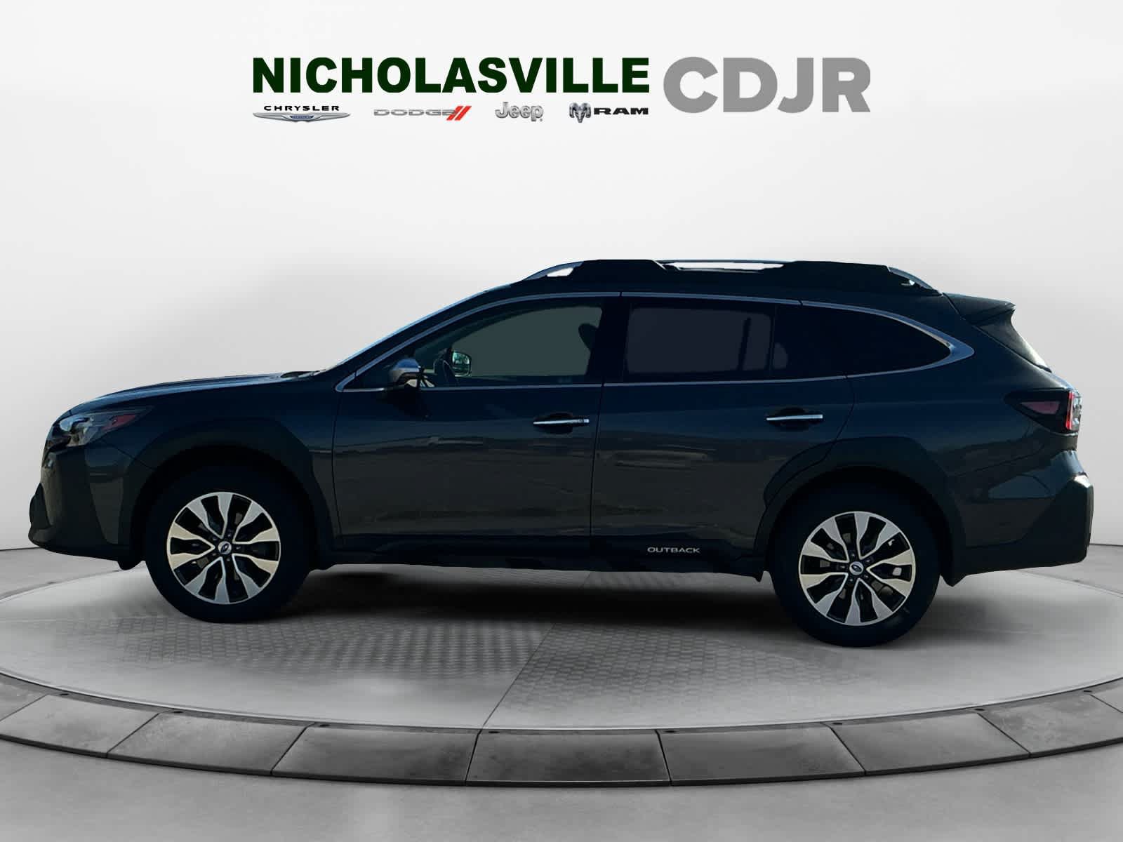 Used 2023 Subaru Outback Touring XT AWD/4WD image 2