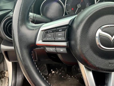 Used 2016 MAZDA MX-5 Miata Sport image 16