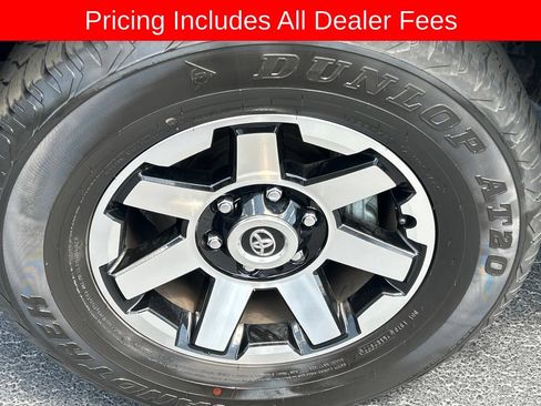 Used 2022 Toyota 4Runner TRD Off-Road AWD/4WD image 26