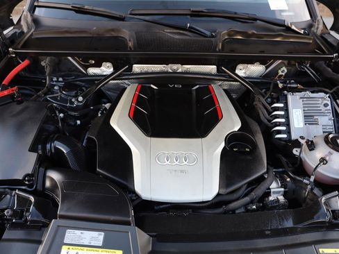 Used 2018 Audi SQ5 Prestige w/ Prestige Package AWD/4WD image 11