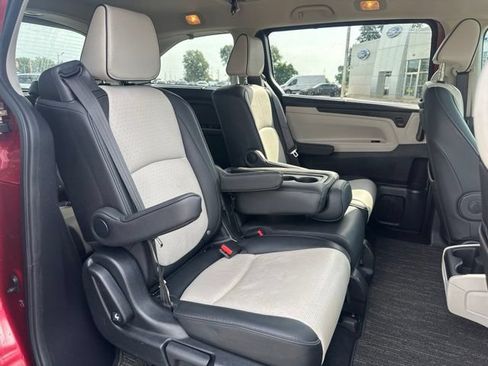 Used 2025 Honda Odyssey Elite image 11