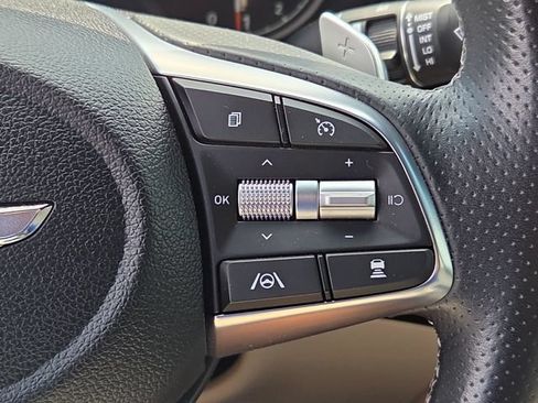 Used 2022 Genesis G70 2.0T RWD image 24