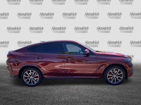 Certified 2025 BMW X6 xDrive40i w/ Executive Package image 11