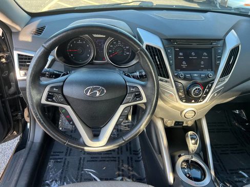 Used 2013 Hyundai Veloster w/ Style Pkg FWD image 28