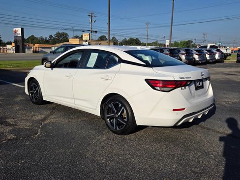 Used 2024 Nissan Sentra SV FWD image 9
